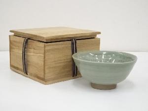 青磁三島茶碗（保護箱）